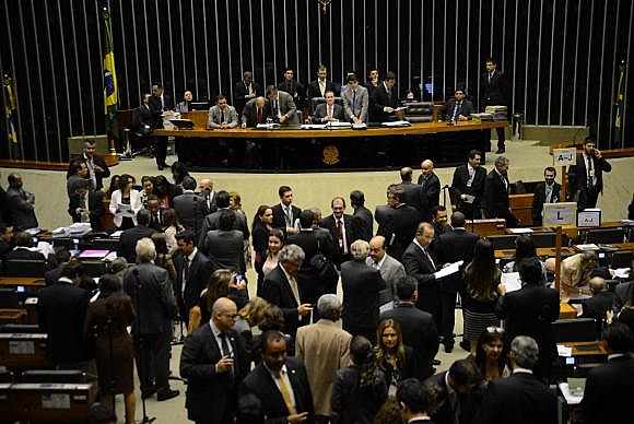 No caso da reforma trabalhista, primeiras discussões deverão ser a respeito da imposição ou não de urgência para sua tramitação
