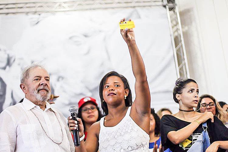Atividade aconteceu nesta terça durante passagem da caravana de Lula em Aracaju.