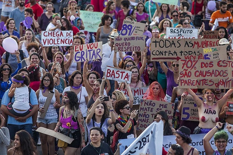 Ato das mulheres na Esplanada dos Ministérios, em Brasília (DF), nesta quarta (8)