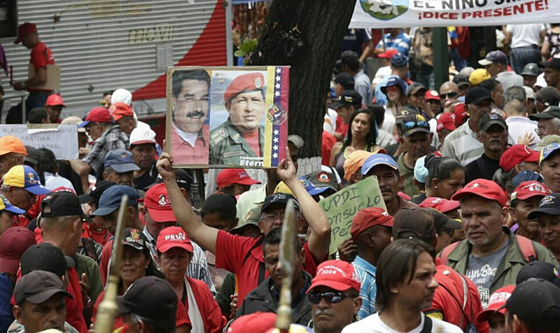 Protesto chavista começou em quatro pontos diferentes de Caracas, encontrando-se no centro da cidade