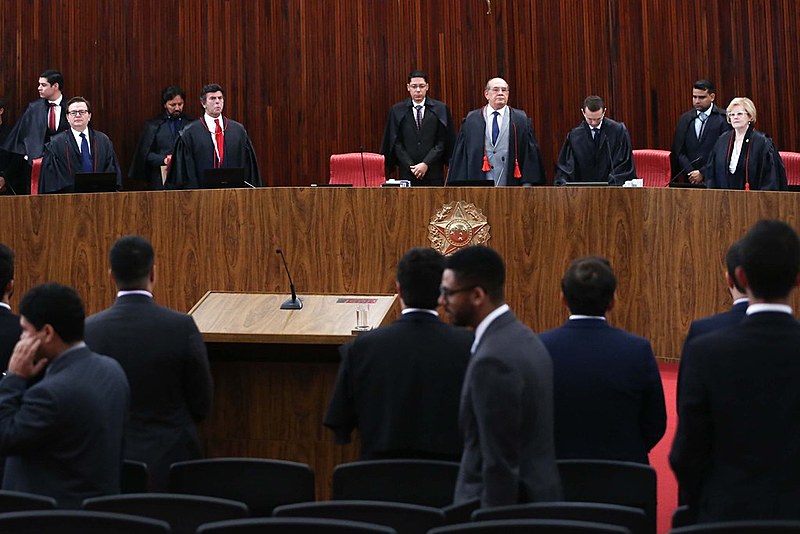 Julgamento no TSE pode cassar mandato de Michel Temer