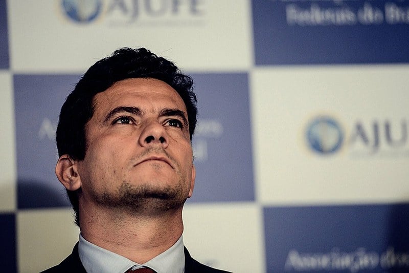 Símbolo deste Estado Policial, o juiz Sérgio Moro vem cometendo diversas práticas polêmicas
