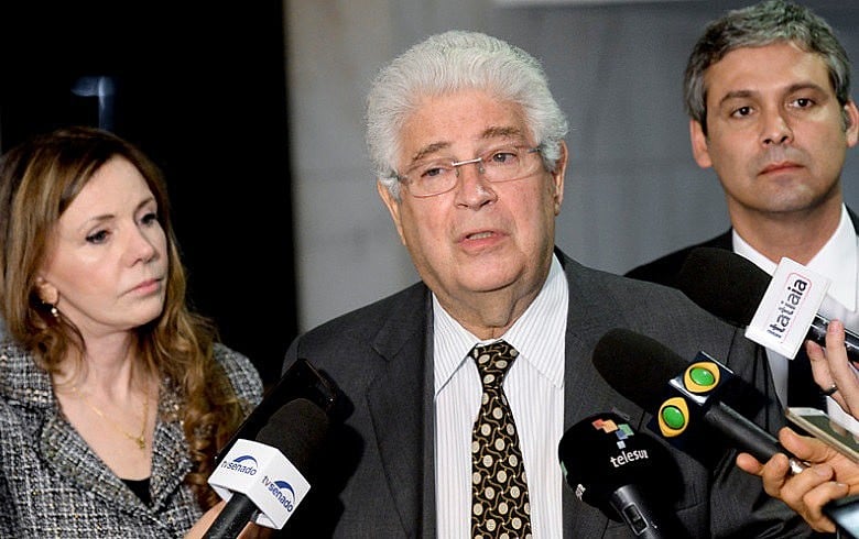 Senadores Gleisi Hoffmann, Roberto Requião e Lindbergh Farias estão à frente da oposição