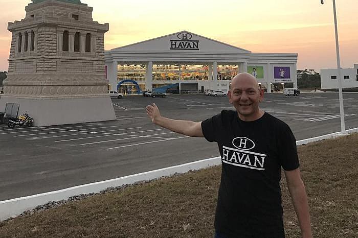 Em "atos cívicos" o proprietário da Havan foi gravado fazendo ameaças explícitas de fechar lojas e dispensar os trabalhadores