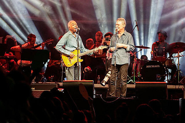 Gilberto Gil y Chico Buarque se presentan en el Festival Lula Livre, en la zona de Lapa, en la ciudad Rio de Janeiro