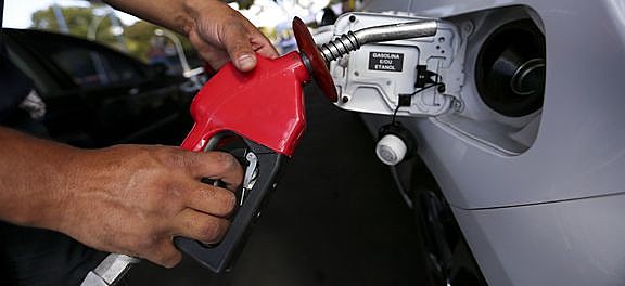 Reajuste médio sem impostos foi de R$ 0,07 por litro e deve ser repassado para os consumidores