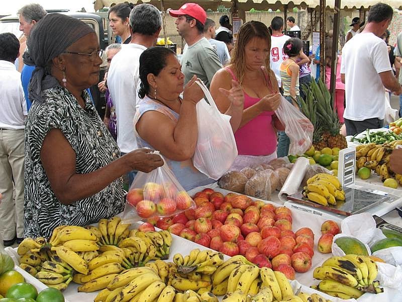 Dinheiro dos aposentados mantém o comércio local no azul e ajuda no progresso das cidades