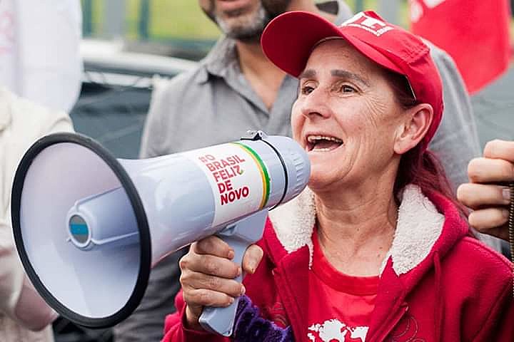 Para Izabel, ex-presidente está preso injustamente e sua liberdade deve ser defendida diariamente
