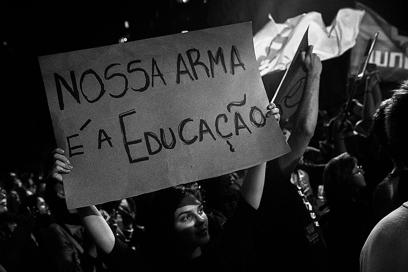 Na capital mineira, que levou mais de 250 mil às ruas no último dia 15, o #30M está marcado para às 17h na Praça Afonso Arinos (Centro)