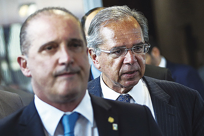 Modelo visto como referência pela equipe de Bolsonaro é o adotado no Chile, o primeiro país do mundo a privatizar a Previdência, em 1981