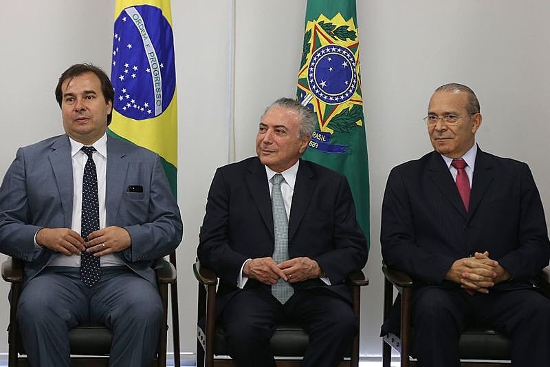 Golpista Michel Temer continua ocupando indevidamente a Presidência da República
