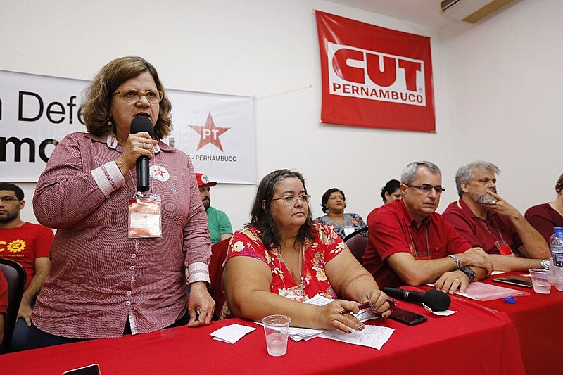 Teresa Leitão (PT) é presidenta da Comissão de Educação e Cultura da Alepe