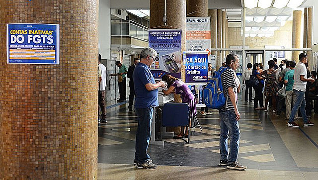 As medidas que aqueceriam a economia exigem a reativação da indústria brasileira