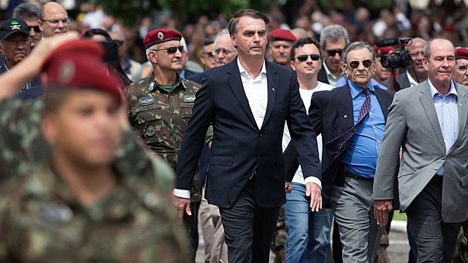 Brasil lidou muito mal com a transição para a democracia e o resultado está em estarmos às voltas com festejos sobre a ditadura militar