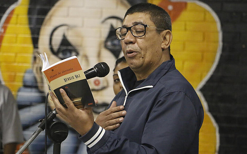 Poeta Sérgio Vaz, 54, criador da Cooperifa
