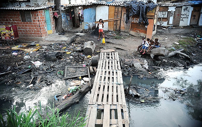 Sem saneamento. Para pobres, necessidades básicas vêm em 1º lugar, ao contrário de outros segmentos de renda