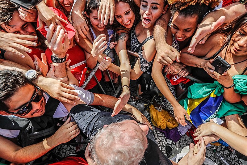 Lula é  o nome preferido nas pesquisas de opinião pública para as eleições presidenciais de 2018