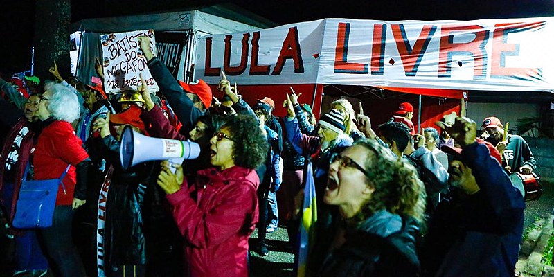Vigília Lula Livre, que resiste há 209 dias em Curitiba, recebeu o reforço de uma caravana do MST, do Norte do Paraná