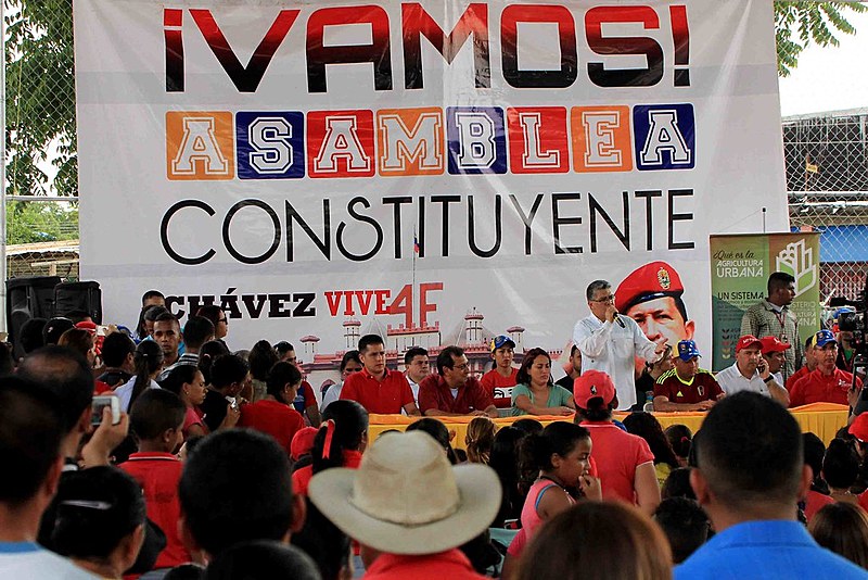 Plenária em Barinas com ministros da Cultura e da Educação do governo Maduro