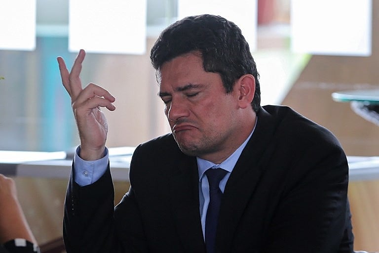 O juiz de primeira instância Sérgio Moro durante entrevista coletiva à imprensa