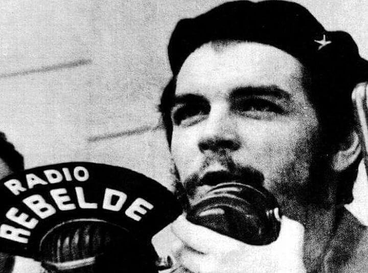 A Rádio Rebelde existe até hoje e pode ser ouvida pela internet