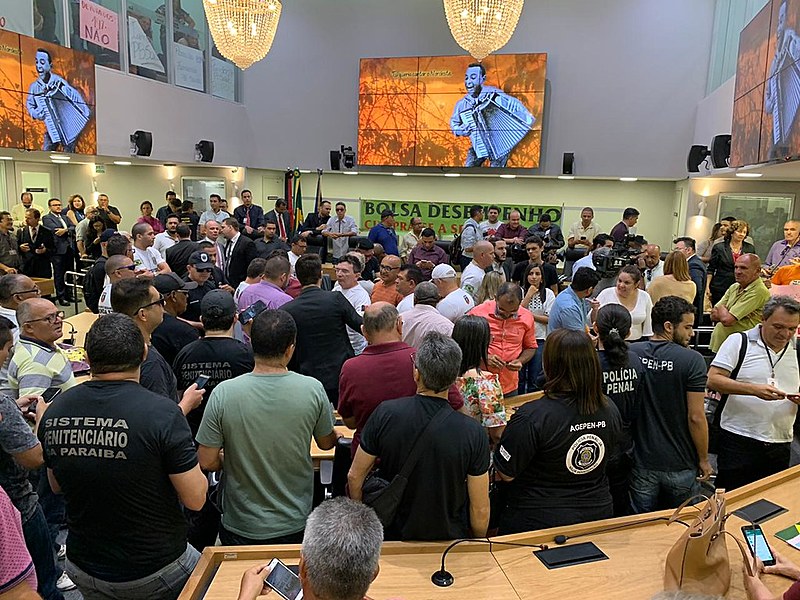 Policiais Civis foram convocados a protestarem na manhã de hoje (12) na ALPB.