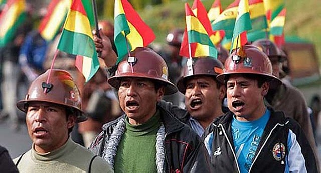 Crescimento econômico de 4% ao ano fortaleceu políticas de inclusão social de Evo Morales