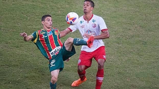 O time não apresentou um futebol de encher os olhos, mas apresentou, por sua vez, um jogo muito seguro