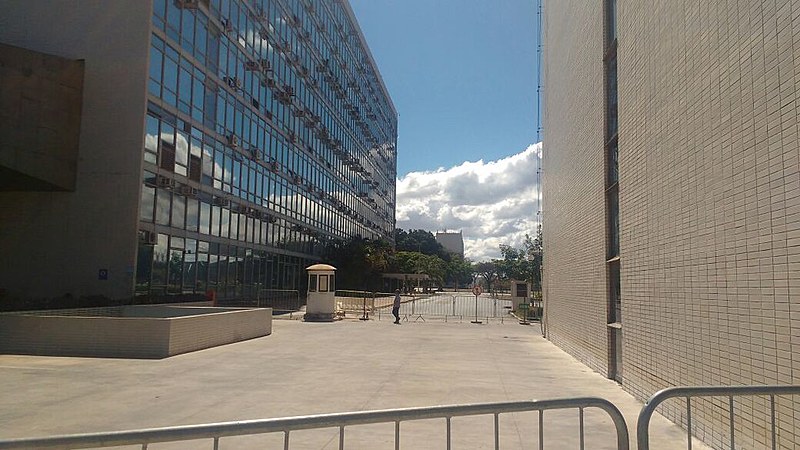 Esplanada dos Ministérios vazia, em Brasília,