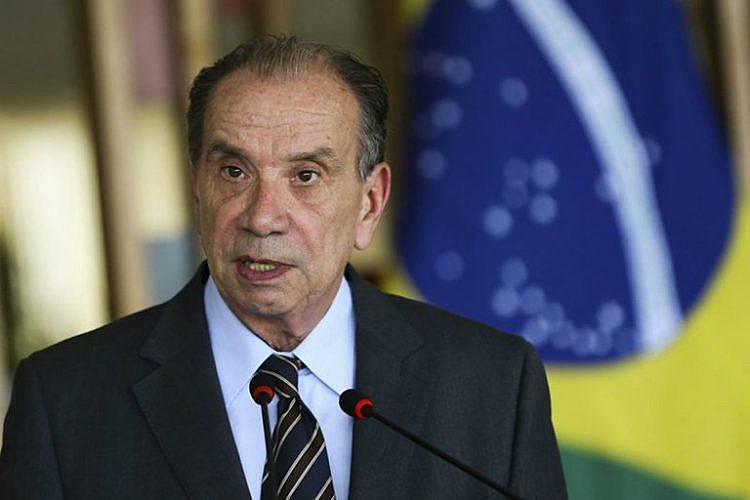 A submissão do desgoverno Temer aos interesses externos vai muito além dos gestos simbólicos