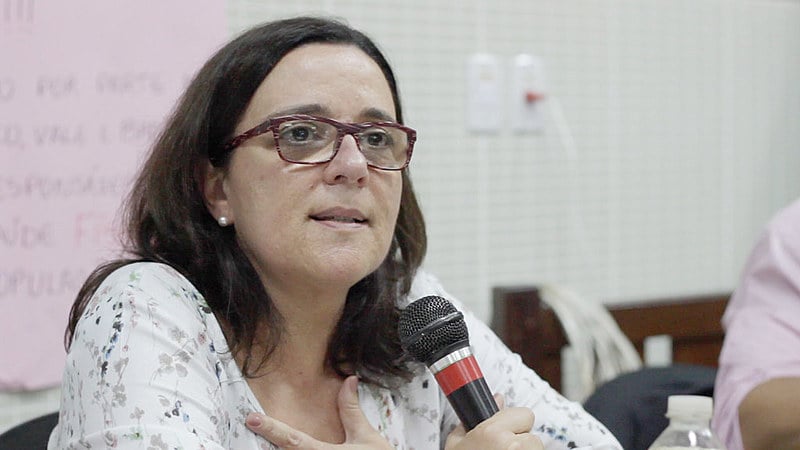 Evangelina Araújo:  “Essas substâncias podem se armazenar nos órgãos e prejudicá-los”