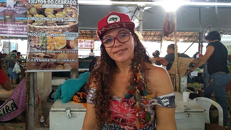 Foram 10 anos acampada até a conquista do assentamento, há quatro anos; hoje, Maria Alzenir é destaque na Feira da Reforma Agrária