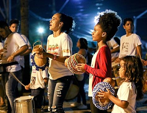 Integrantes da Associação Nação Mulambo