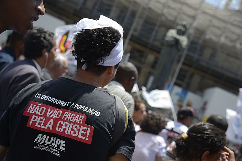 Servidores protestaram nos arredores do Palácio Tiradentes, no centro do Rio