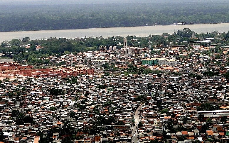 A nova lei reduz o conceito de regularização fundiária urbana à simples titulação do imóvel