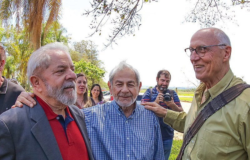 Lula, Suplicy e o escritor Raduan Nassar durante evento na Universidade Federal de São Carlos