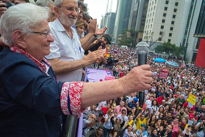 Luiza Erundina e Ivan Valente em campanha na cidade de São Paulo