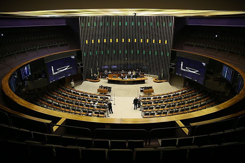Partidos políticos tradicionais adotam novas roupagens, mas seguem com a mesma estrutura