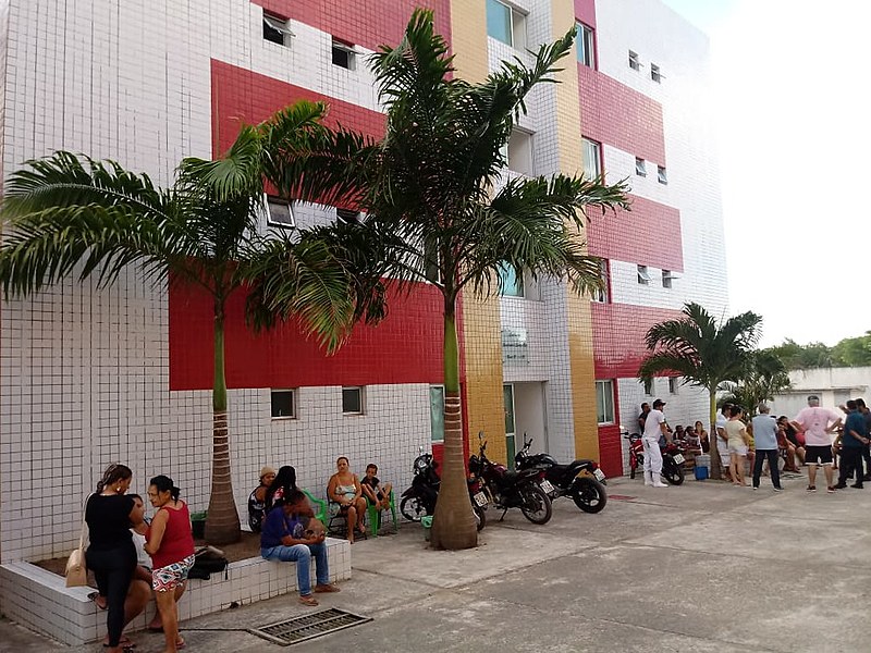 Três blocos do condomínio residencial Santa Rita são ocupados por famílias que lutam por moradia digna.
