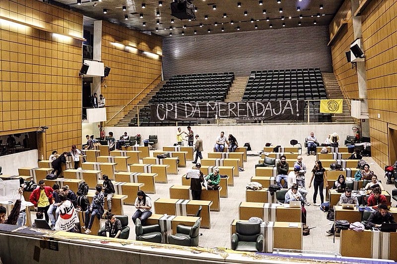 Estudantes pedem instauração de CPI da Merenda