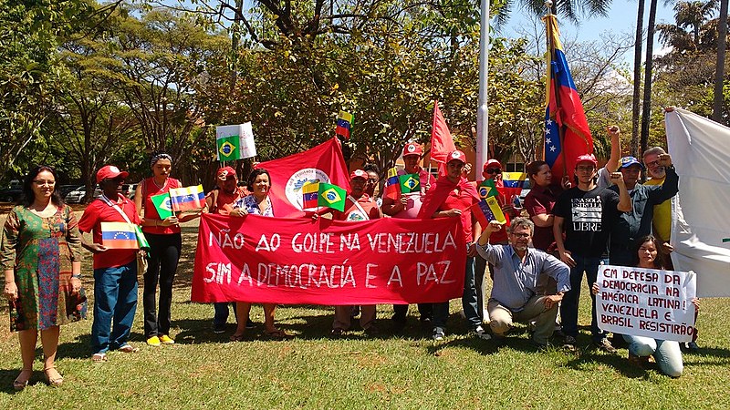 Entidades foram recebidas pelo ministro conselheiro da Venezuela no Brasil, Gerardo Delgado, a quem foi entregue um manifesto de apoio ao governo de Nicolás Maduro