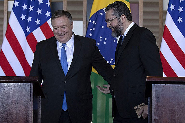 Ernesto Araújo, ministro de Relaciones Exteriores y el secretario de Estado de EE.UU., Mike Pompeo, en el Palacio de Itamaraty