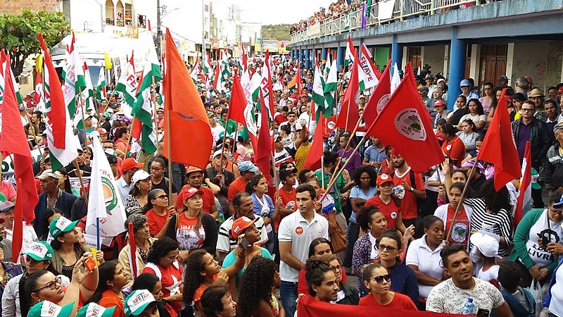 Pessoas vieram de diversos locais no Nordeste para acompanhar o ato inaugural da caravana e preparar-se para seguir viagem