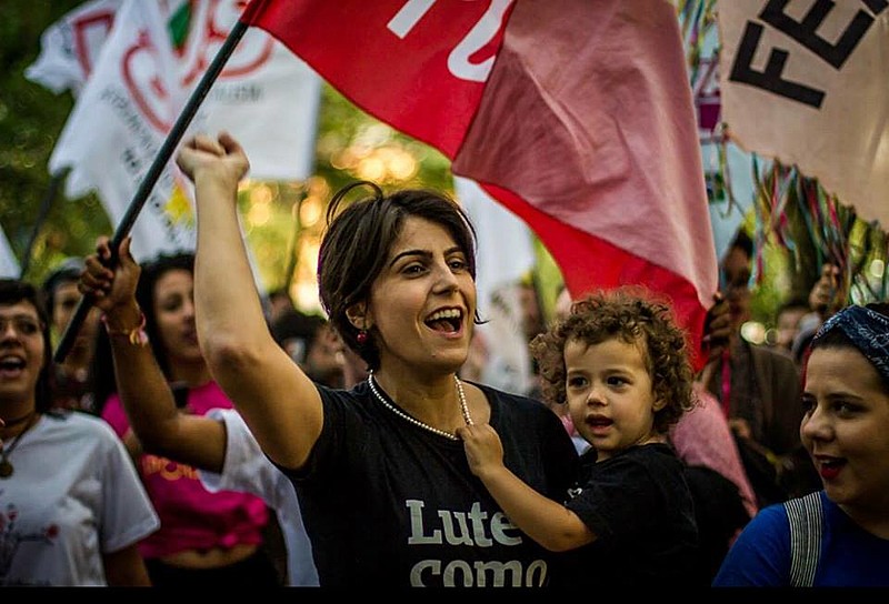 Apesar de eleição de Bolsonaro, Manuela D'Ávila chama militantes para a resistência