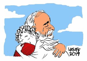 Lula dá adeus ao neto Arthur