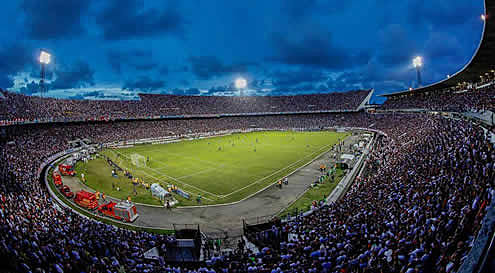 Depois de toda a publicidade e convocação da torcida, mais um vexame foi registrado