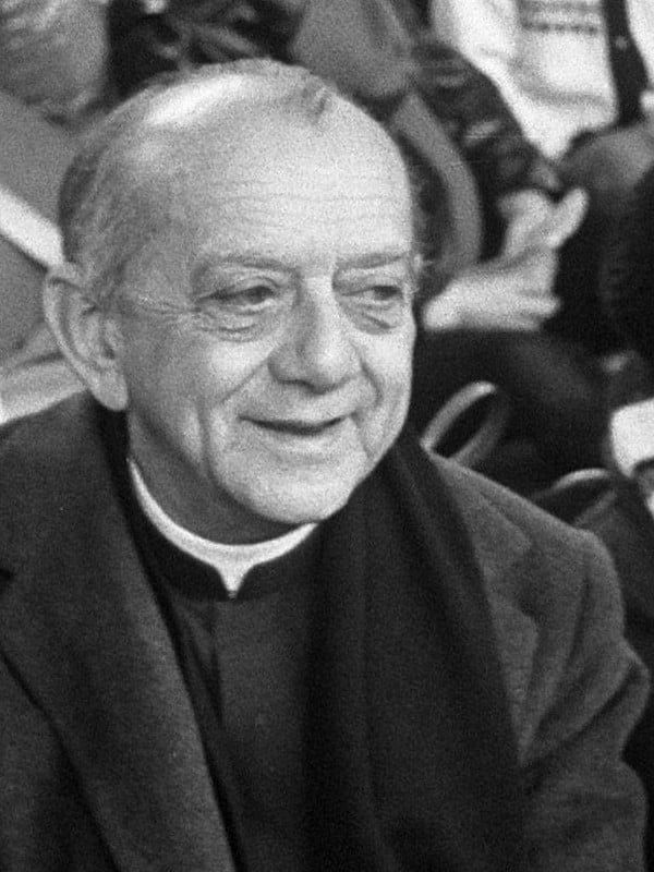 D. Helder foi um dos fundadores da CNBB e um dos grandes defensores dos Direitos Humanos na época da ditadura militar.