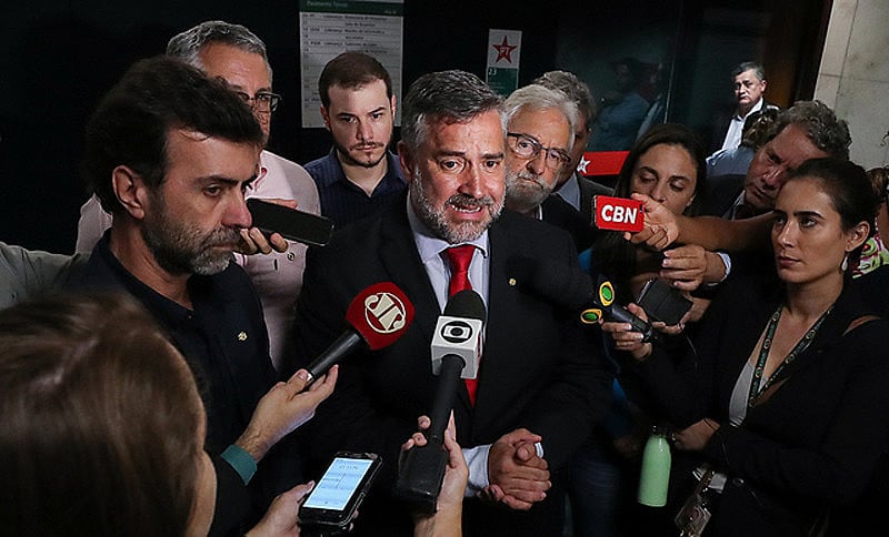 Coletiva de imprensa do bloco de oposição que reúne PT, PSB, PSOL e Rede, na Câmara dos Deputados