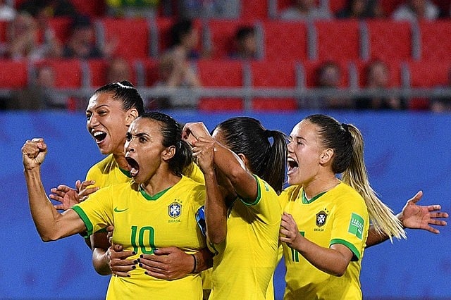Marta marcou seu 17º gol em 18 jogos de Copas do Mundo e se tornou a maior artilheira dos mundiais masculino e feminino