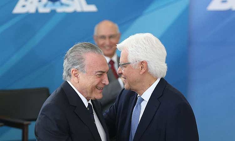 Franco, que poderia ser julgado pelo juiz Sérgio Moro, ganha na qualidade de ministro foro privilegiado no STF